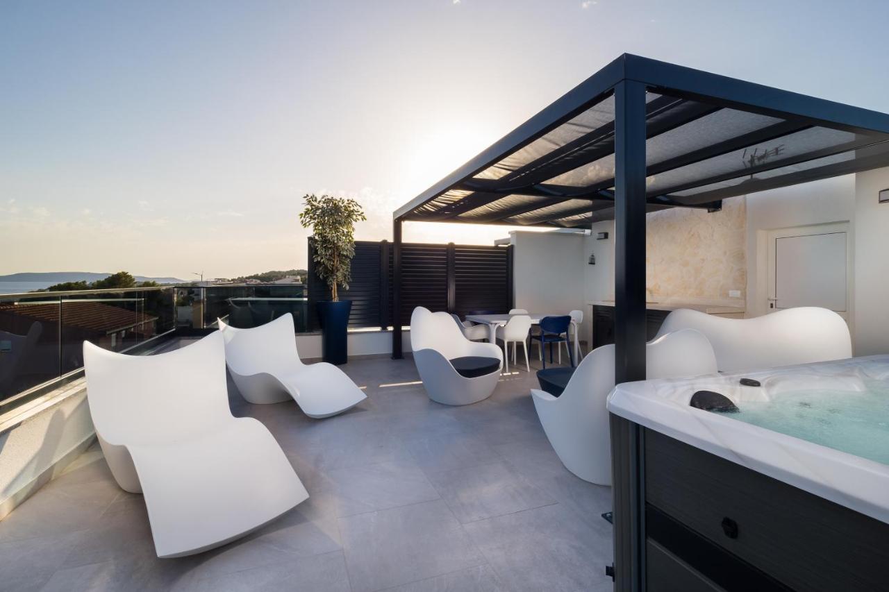 Luxury Apartment- Balcony- Private Rooftop And Jacuzzi- Common Pool Traù Esterno foto