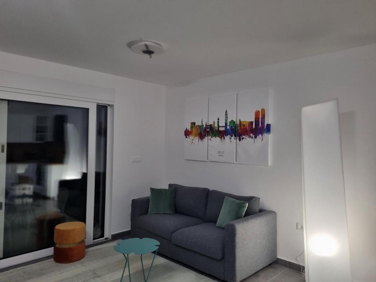 Luxury Apartment- Balcony- Private Rooftop And Jacuzzi- Common Pool Traù Esterno foto
