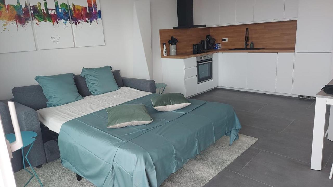 Luxury Apartment- Balcony- Private Rooftop And Jacuzzi- Common Pool Traù Esterno foto