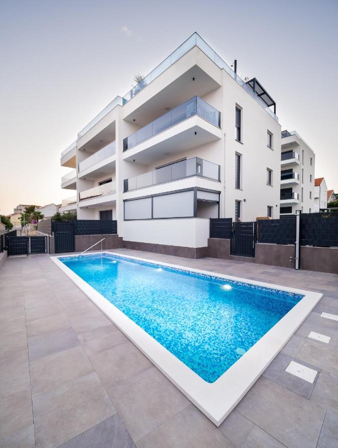 Luxury Apartment- Balcony- Private Rooftop And Jacuzzi- Common Pool Traù Esterno foto