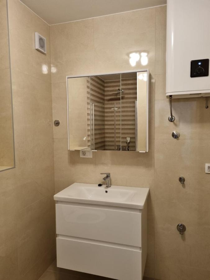 Luxury Apartment- Balcony- Private Rooftop And Jacuzzi- Common Pool Traù Esterno foto